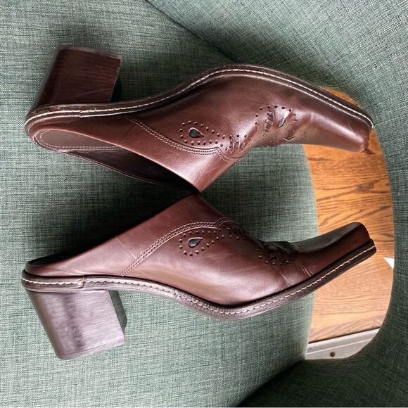 Gianni Bini Women’s Brown genuine Leather Y2K mule heel size 10. Good condition! - Picture 3 of 11